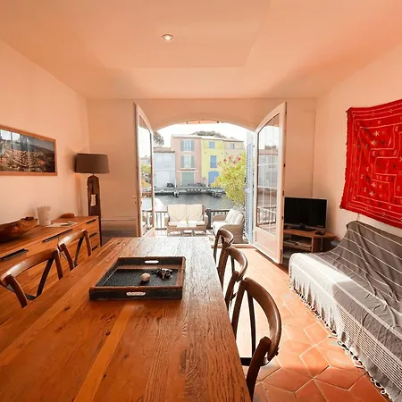 Casa de Férias Renovated House With Wifi Ac A Large Terrace And A Mooring *