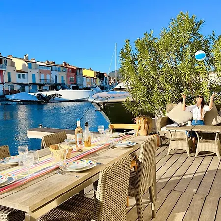 Renovated House With Wifi Ac A Large Terrace And A Mooring